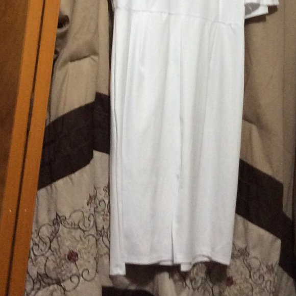 Pure White-Dress - Picture 2 of 11
